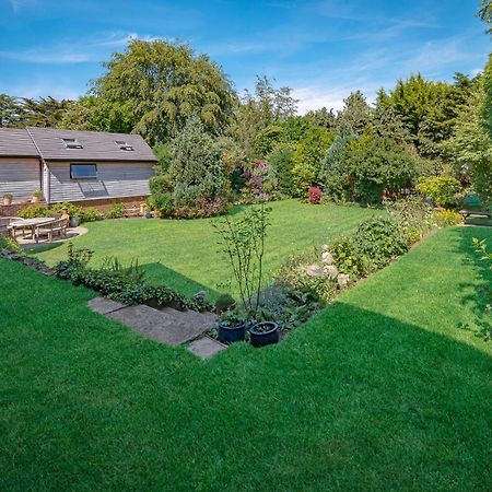 Westleigh Otel Ashtead Dış mekan fotoğraf