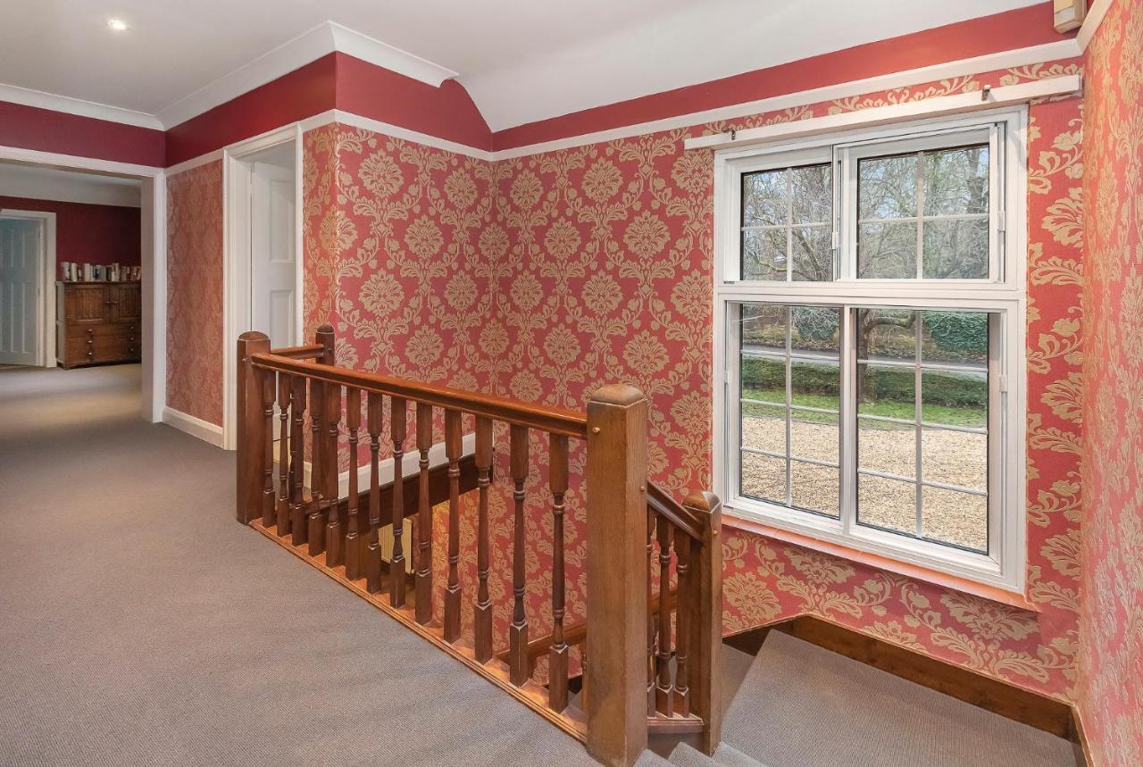 Westleigh Otel Ashtead Dış mekan fotoğraf