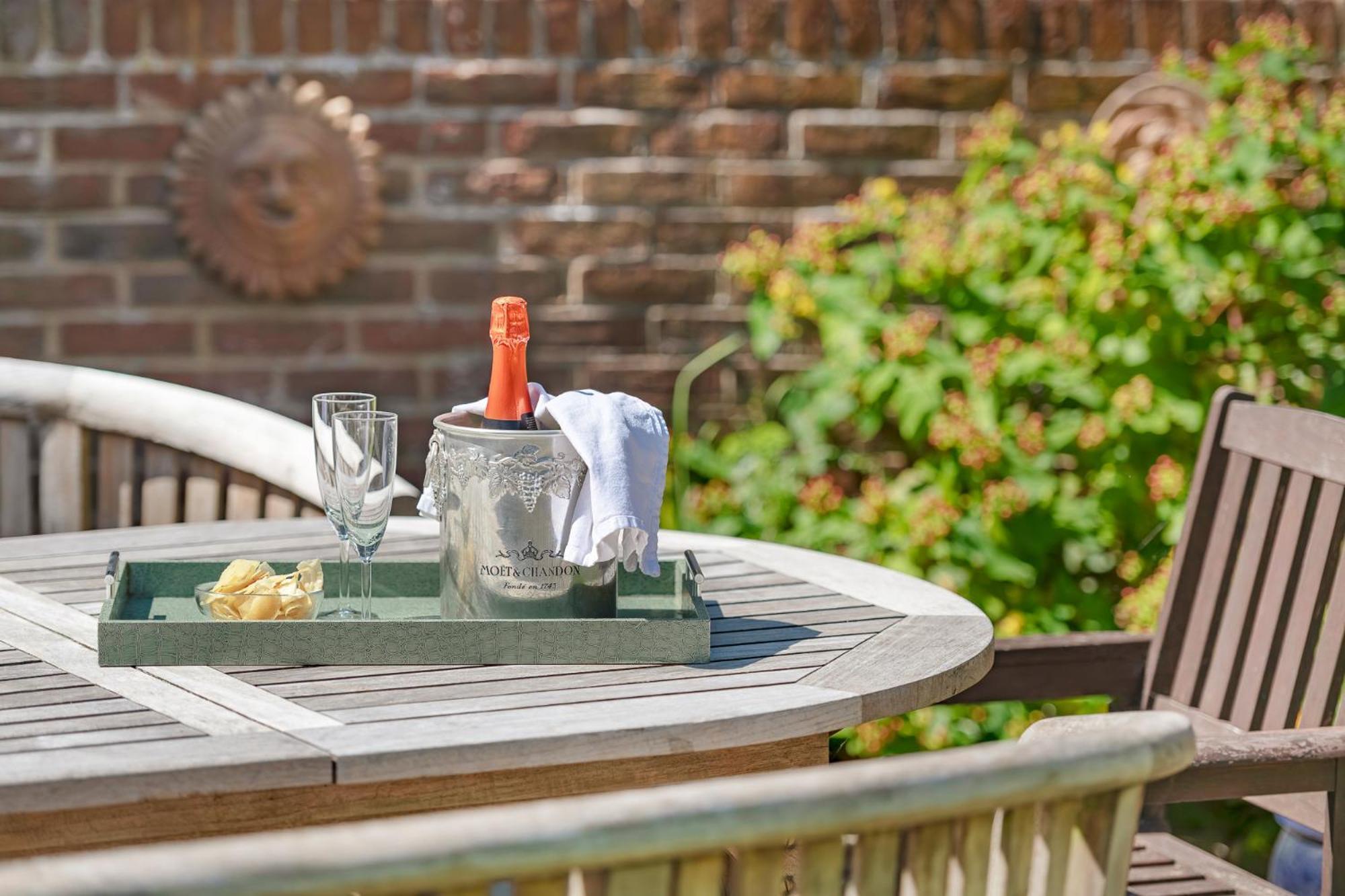 Westleigh Otel Ashtead Dış mekan fotoğraf