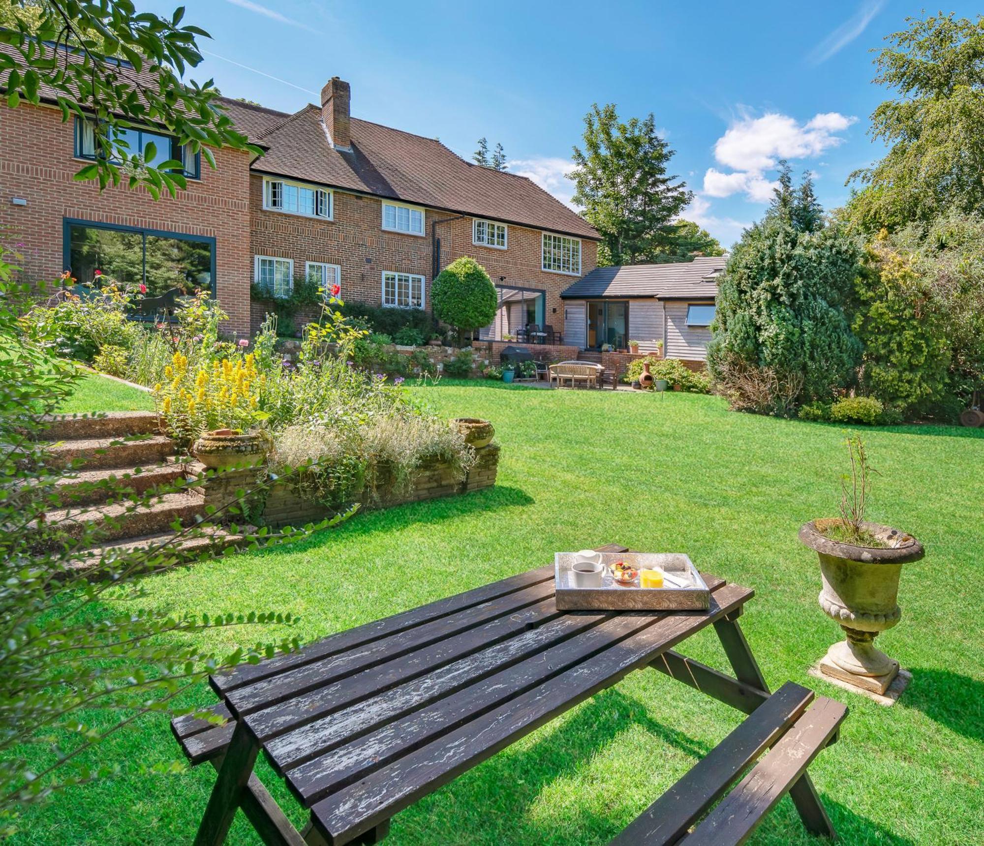 Westleigh Otel Ashtead Dış mekan fotoğraf