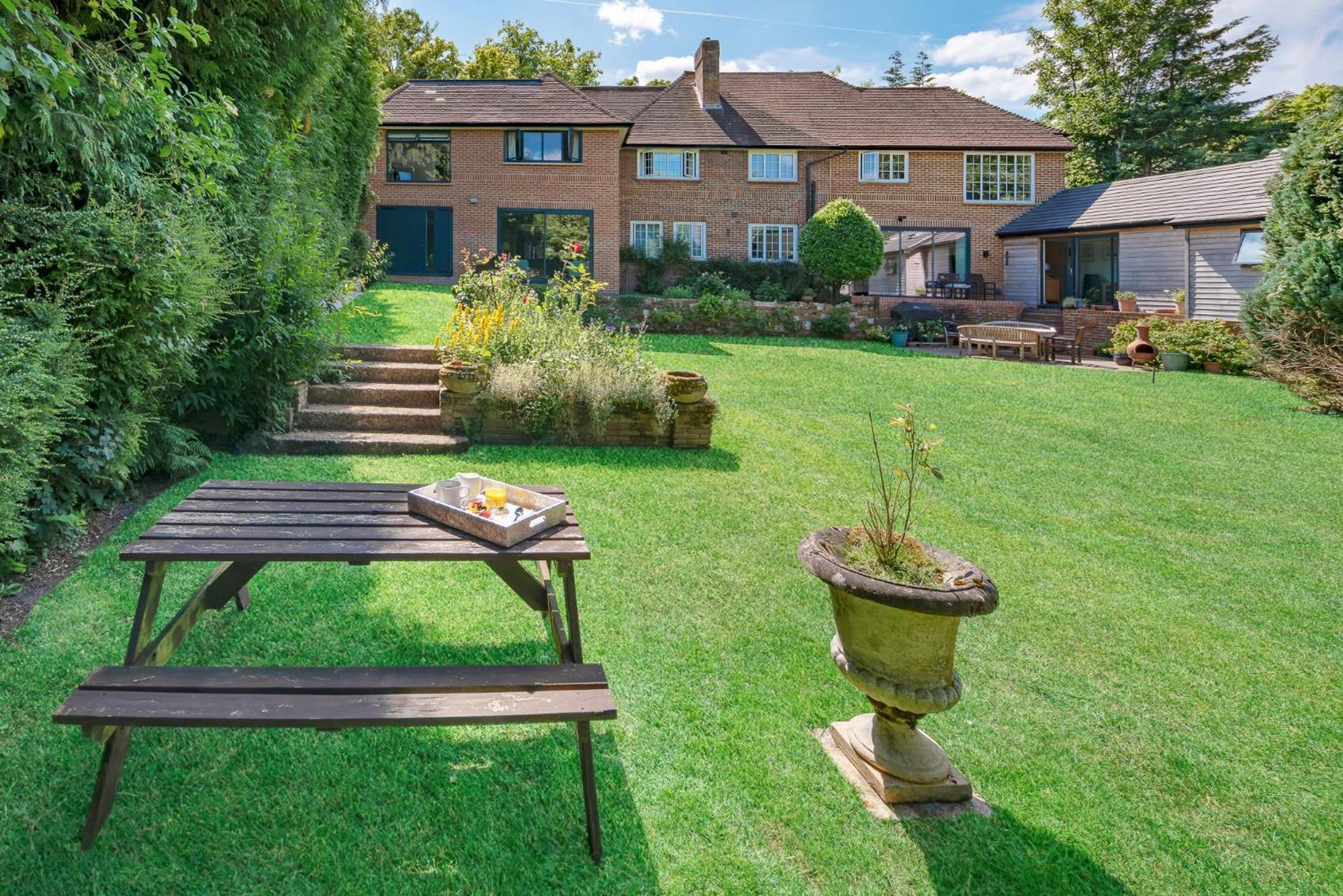 Westleigh Otel Ashtead Dış mekan fotoğraf