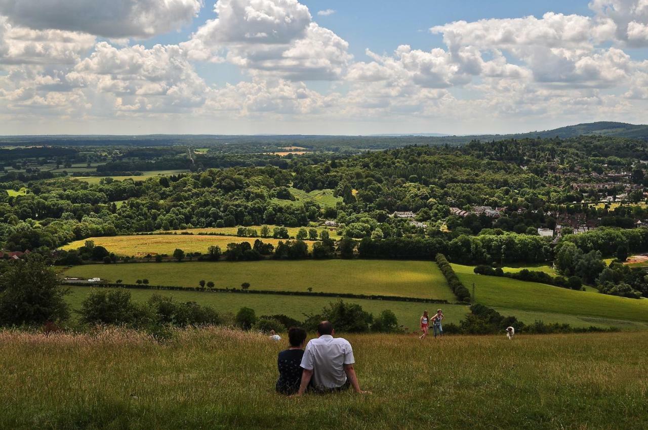 Westleigh Otel Ashtead Dış mekan fotoğraf